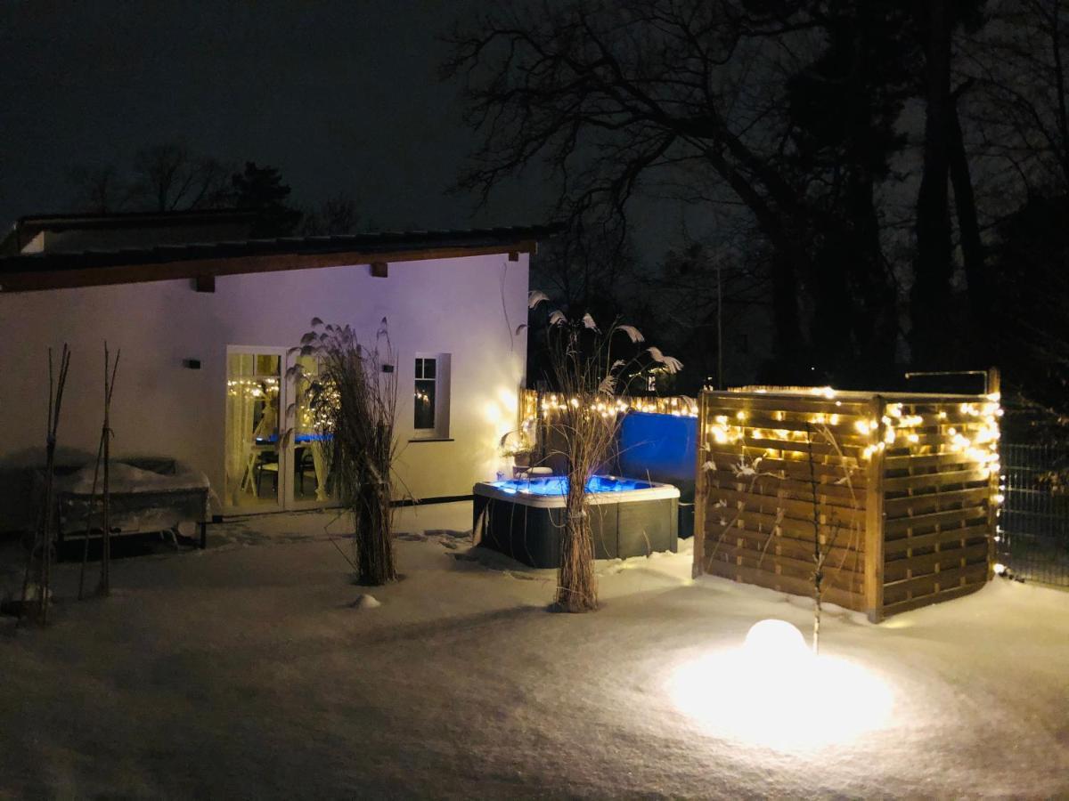 Gartenloft Mit Outdoor Whirlpool Und Garten Petershagen-Eggersdorf Ngoại thất bức ảnh