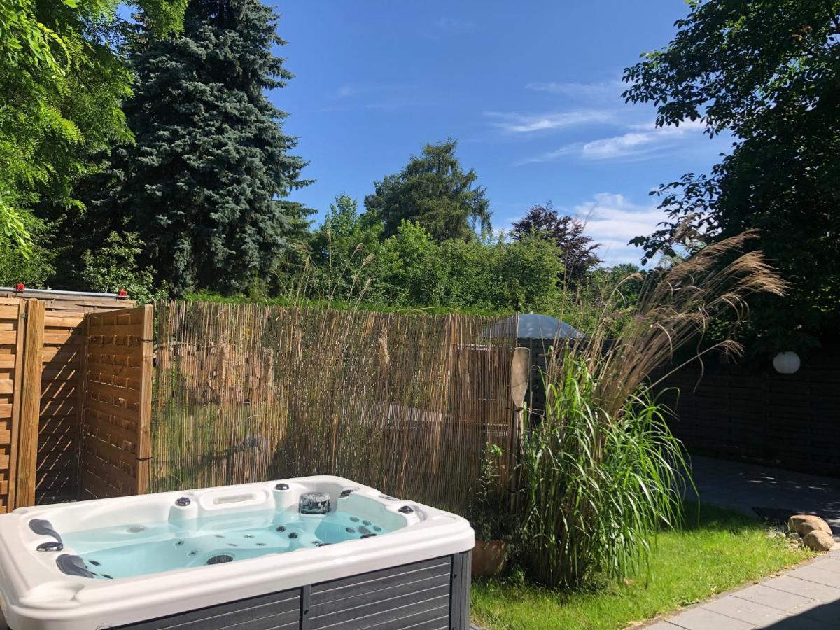 Gartenloft Mit Outdoor Whirlpool Und Garten Petershagen-Eggersdorf Ngoại thất bức ảnh